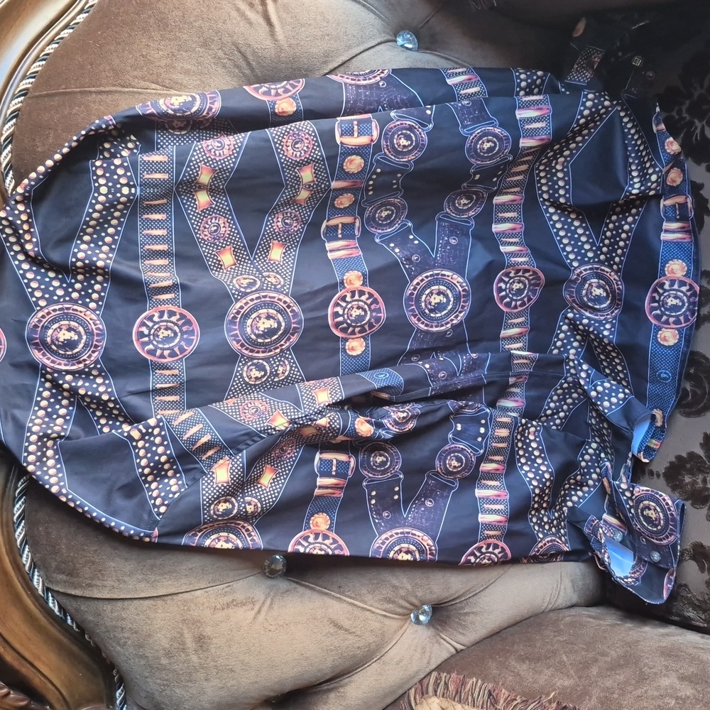 Stylish Patterned Button-Up Shirt - image 3